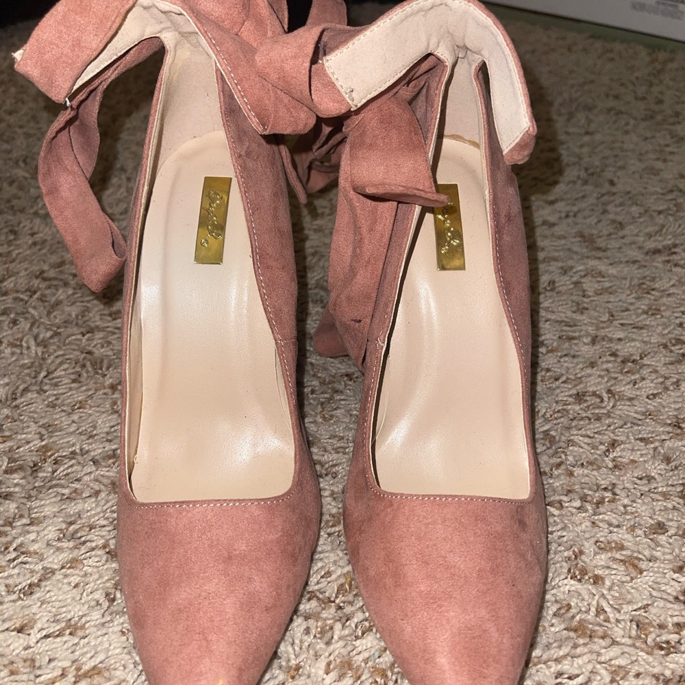 Heels - Picture 3 of 5